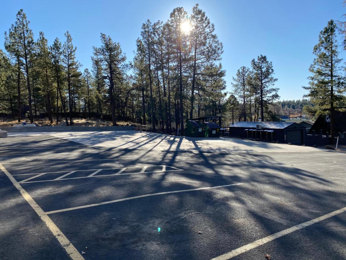 Motel In The Pines Munds Park Eksteriør billede
